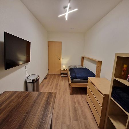 Einzelzimmer In Ruhiger Lage --- Check-In Mit Schluesselkasten 메펜 외부 사진