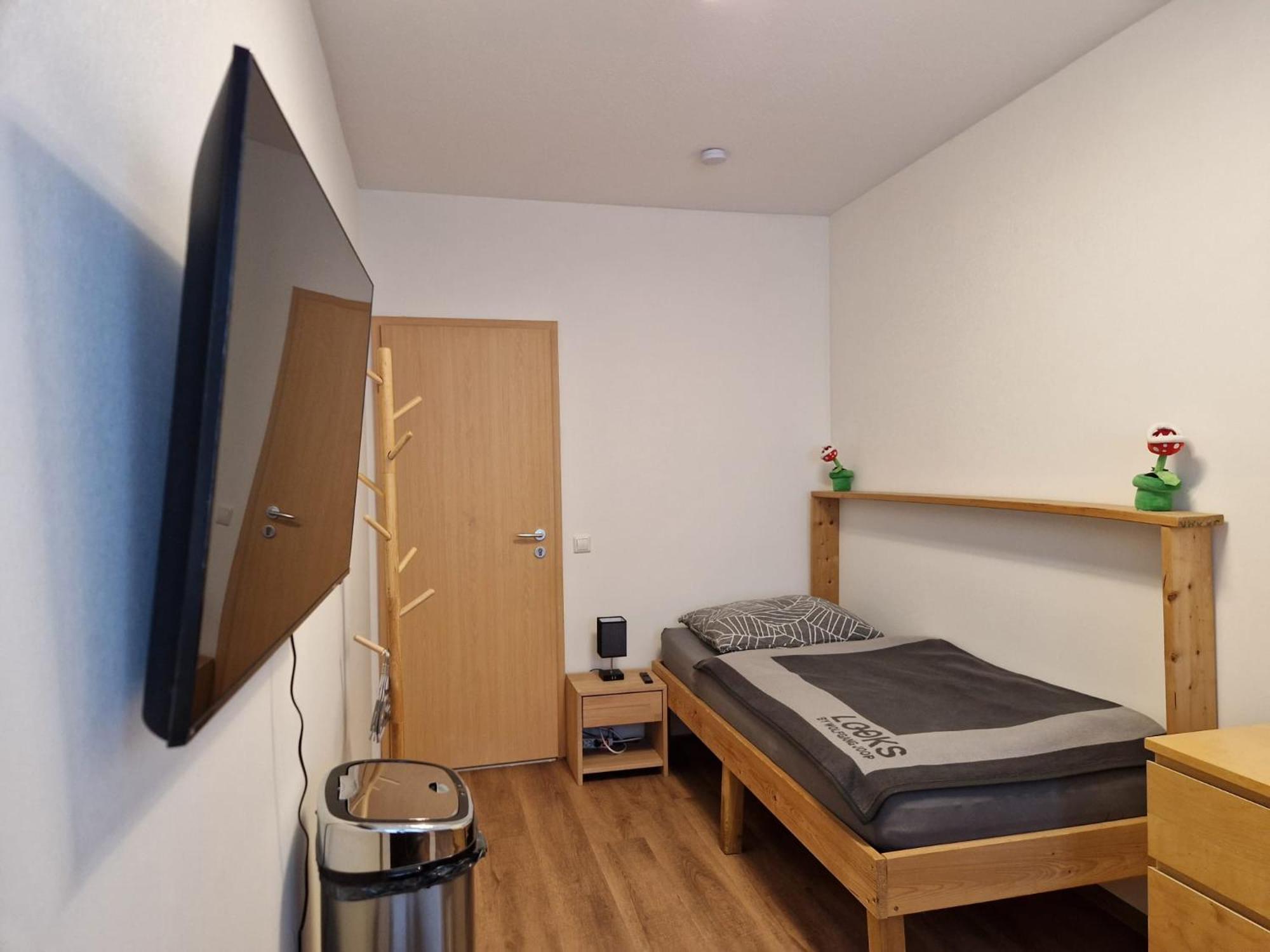 Einzelzimmer In Ruhiger Lage --- Check-In Mit Schluesselkasten 메펜 외부 사진